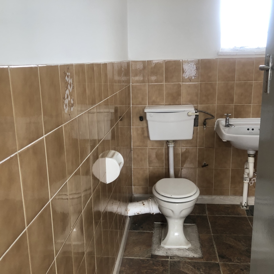 1 Bedroom Property for Sale in Lochnerhof Western Cape